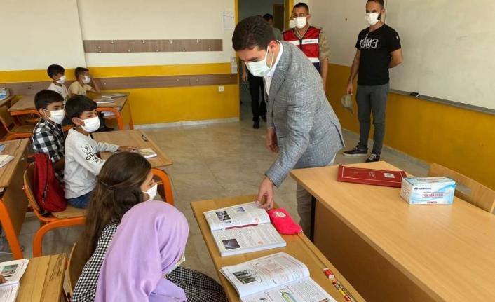 Başkan Aksoy İlk Günde Çocukları Yalnız Bırakmadı