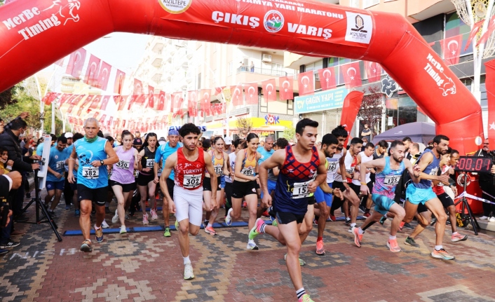 Vali Demirtaş, 1.Uluslararası Mezopotamya Yarı Maraton Koşusunun Startını Verdi