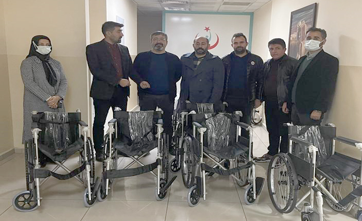Devlet Hastanesi, 15 tekerlekli sandalye hibe edildi