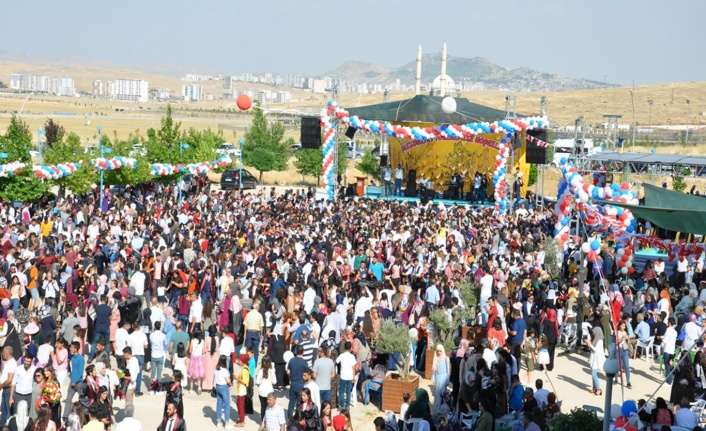 Mardin Artuklu Üniversitesinde 2 bin 500 öğrenci mezuniyet sevinci yaşadı