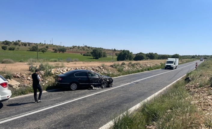 Mardin'de iki otomobilin çarpıştığı kazada 2 kişi yaralandı