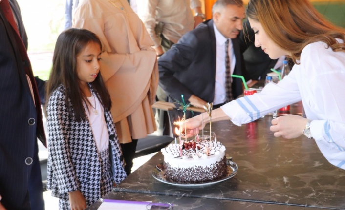 Siirt'te talasemi hastası İremsu için doğum günü kutlaması