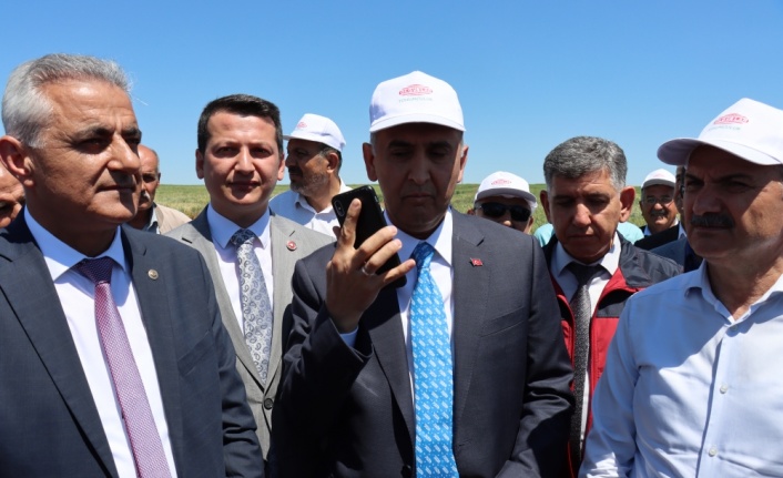Tarım ve Orman Bakanı Kirişci, Adıyamanlı çiftçilerle telefonda görüştü: