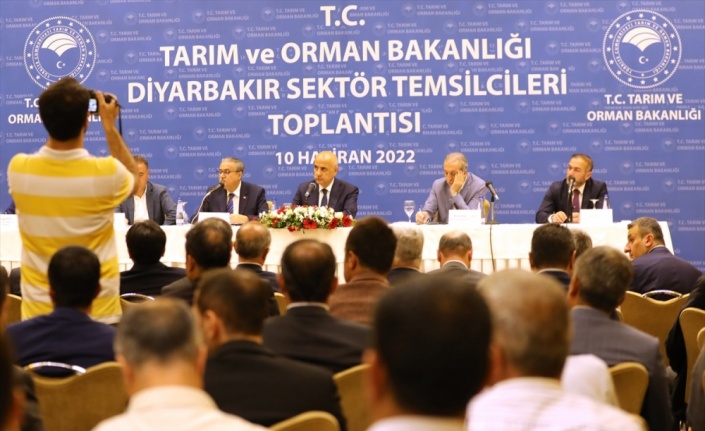 Bakan Kirişci, Diyarbakır'da tarım sektörü temsilcileriyle görüştü