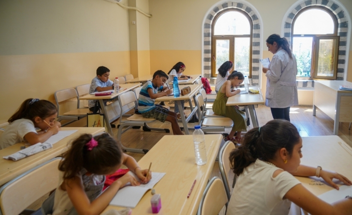 Diyarbakır'da bilgievlerinde sınava hazırlanan öğrenciler hayallerine kavuştu