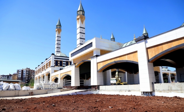 Diyarbakır'da Merkez Camisinin çevre düzenleme çalışmaları başladı