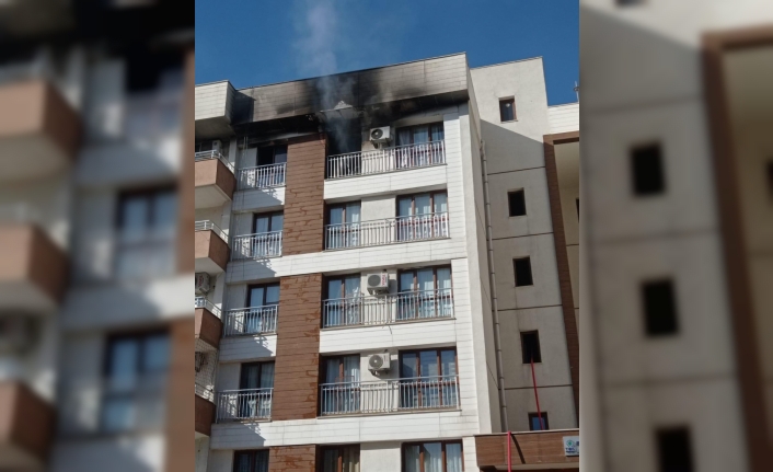 Şırnak'ta 5 katlı binada çıkan yangın söndürüldü