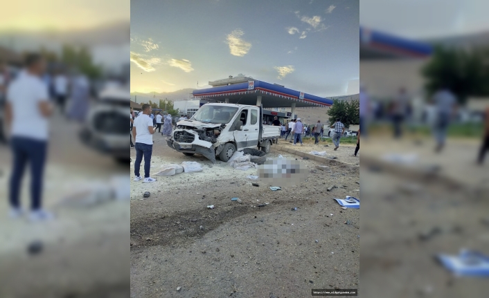 VİDEOLU - Mardin'de kaza yapan araçlara müdahale edenlere tır çarptı, 10 kişi hayatını kaybetti- 3