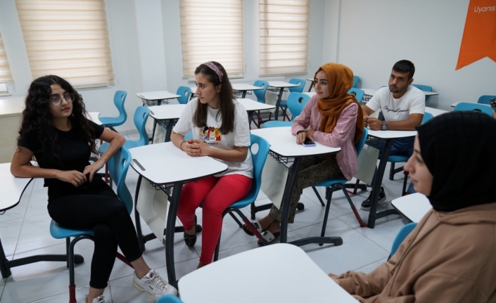 Diyarbakır'da akademi liselerinden yararlanan 800 öğrenci üniversiteye yerleşti