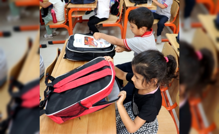 Gaziantep'te 75 bin ilkokul öğrencisine ücretsiz çanta ve kırtasiye malzemesi