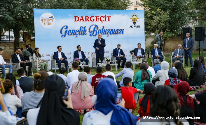 İçişleri Bakanı Soylu, Mardin Dargeçit'te gençlerle buluştu: