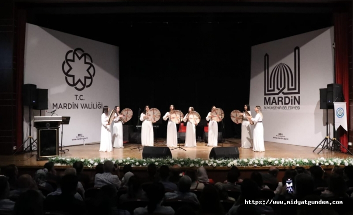 Mardin'de konser ve folklor gösterisi düzenlendi