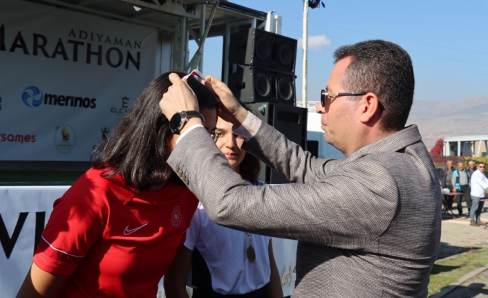 Adıyaman'da düzenlenen Türkiye'nin ilk kürek maratonu sona erdi