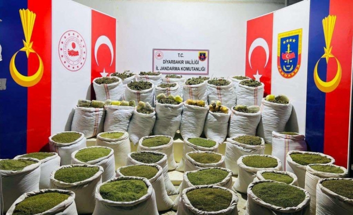 Diyarbakır kırsalında bölücü terör örgütüne ait uyuşturucu ele geçirildi