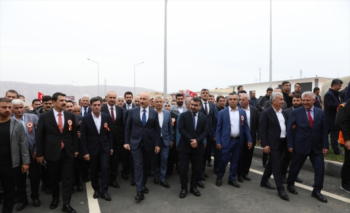 Ulaştırma ve Altyapı Bakanı Karaismailoğlu, Batman'da tünel açılışında konuştu: