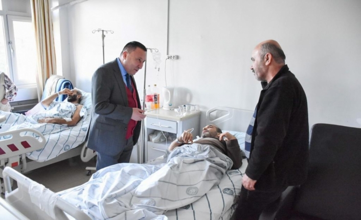 Bağlar Belediye Başkanı Beyoğlu'ndan hastalara ziyaret