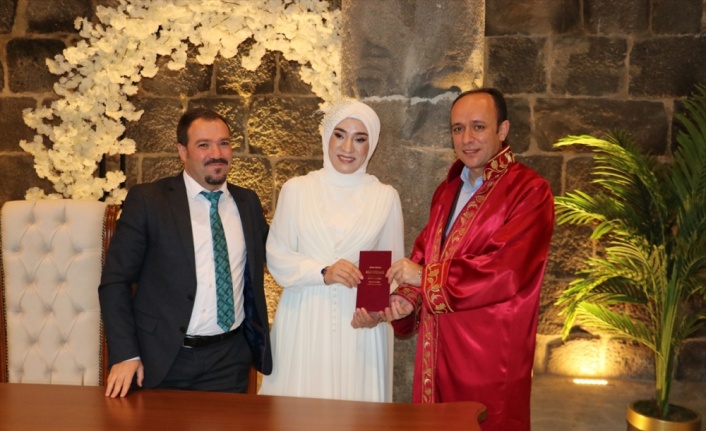 Diyarbakır Surları'nda restore edilen iki burç evlendirme merkezi olarak hizmete açıldı