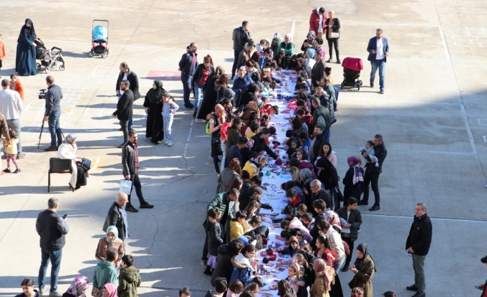Diyarbakır'da 3 Aralık Dünya Engelliler Günü'nde ilkokul öğrencilerinden resim etkinliği