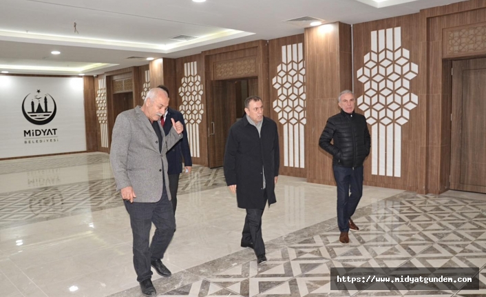 Midyat Belediye Başkanı Şahin, Kültür ve Kongre Merkezi inşaatını gezdi