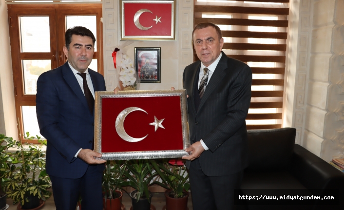 Midyat Belediye Başkanı Veysi Şahin, İlçe Emniyet Müdürü'nü ziyaret etti