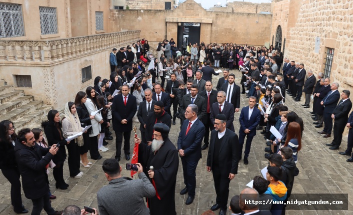 Midyat'ta Süryaniler Doğuş "Yaldo" Bayramı'nı Kutladı