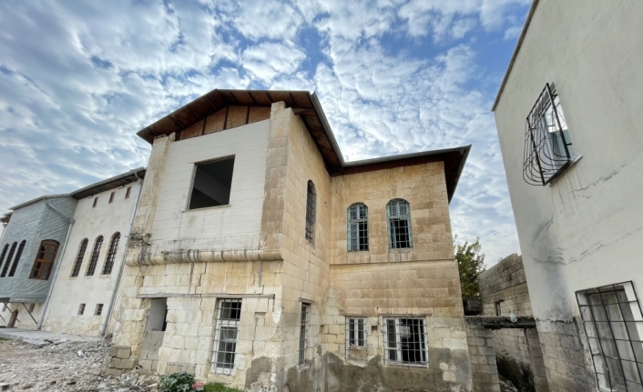 Nizip'te tarihi yapılar restore ediliyor