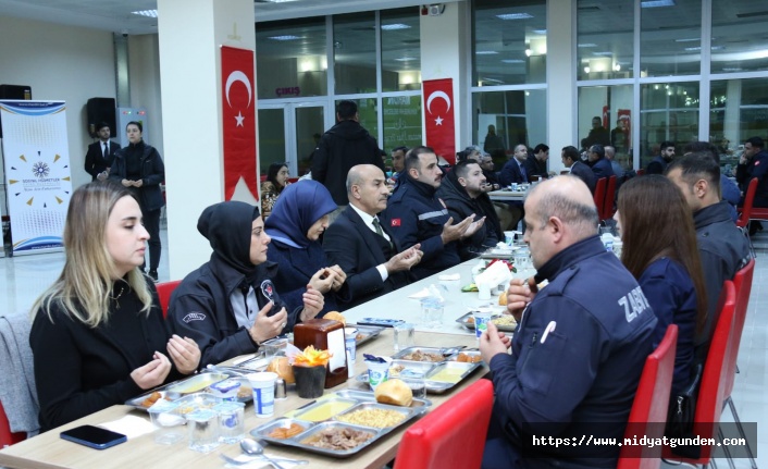 Vali Demirtaş, Belediye Personelleri İle İftarda Buluştu